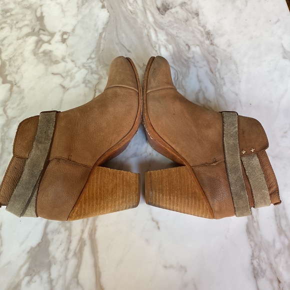 Rag & Bone Harrow Tan Suede Distressed Leather Harness Heeled Ankle Boots 6.5 - Picture 5 of 9